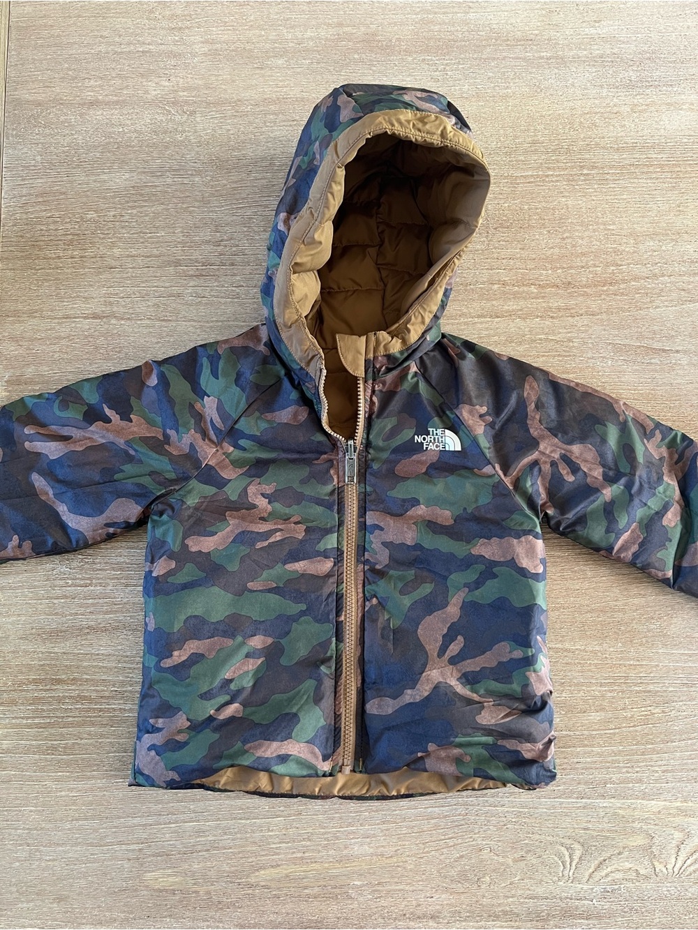 Toddler boy North Face reversible jacket - size 4